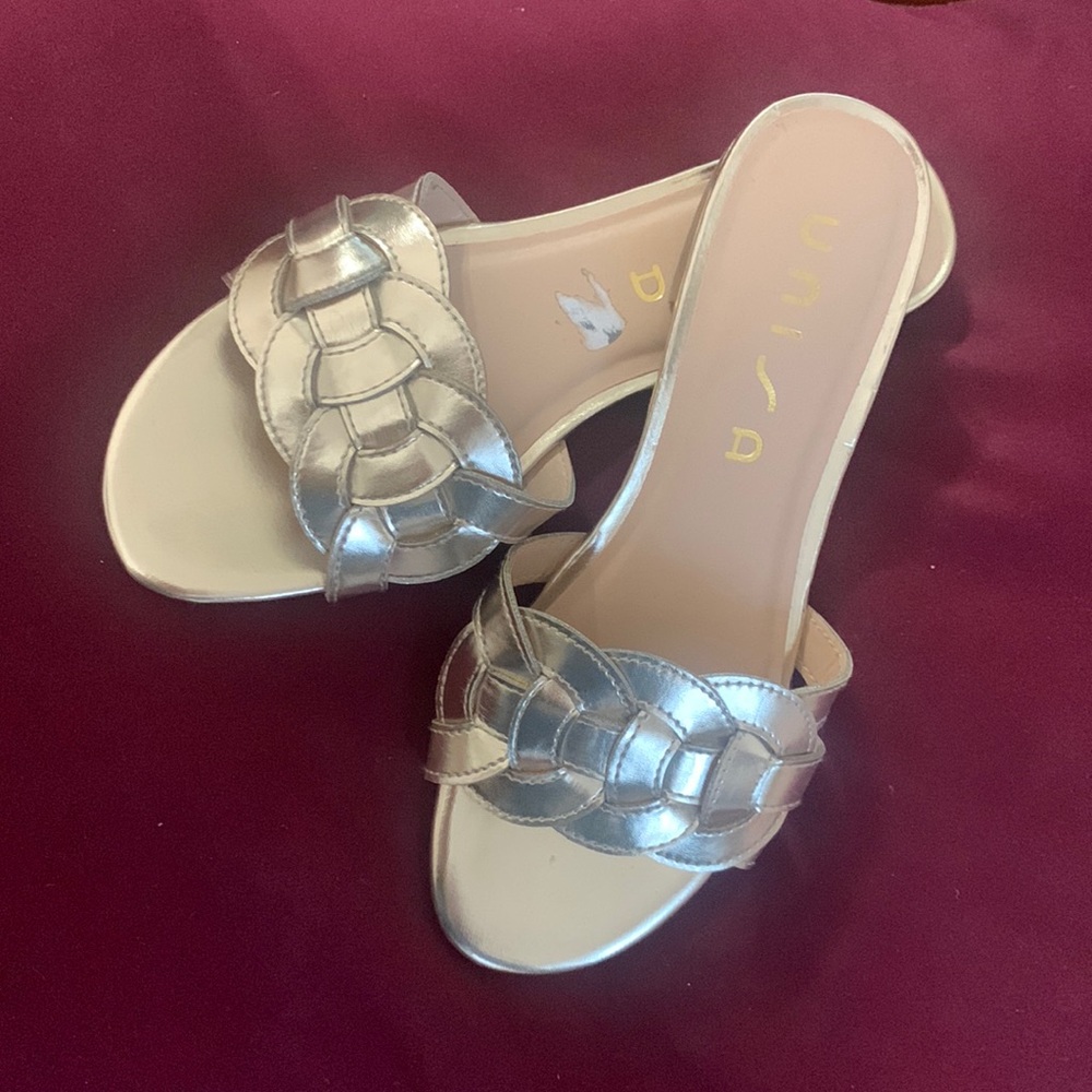 Color: Gold Unisa sandals size 7